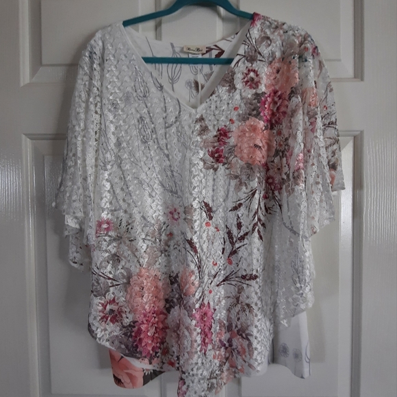 BRITTANY BLACK CAPE SLEEVE WOMEN'S TOP SIZE LARGE - Picture 2 of 11